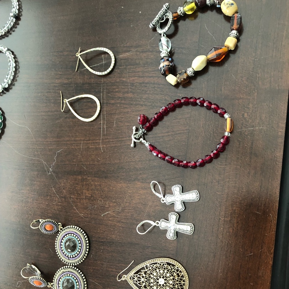 Jewelry - Picture 2 of 4